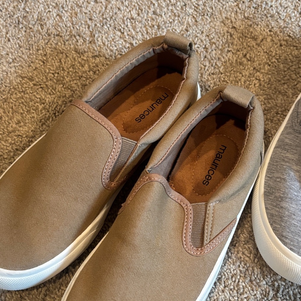 Maurice’s slip ons - Picture 14 of 15